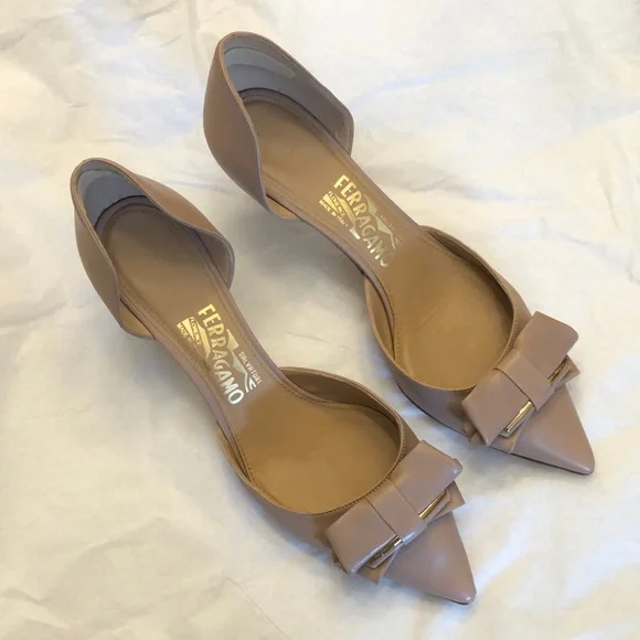 🎉Host Pick🎉 Salvatore Ferragamo Rietta d’Orsay Bow Pumps, Size 9. - Picture 1 of 16
